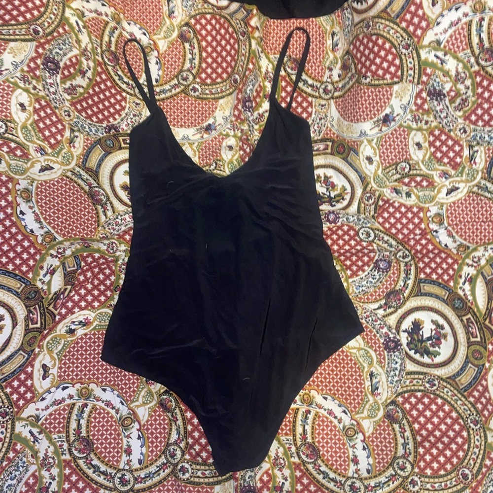 PRETTY LITTLE THING Black bodysuit, size 8